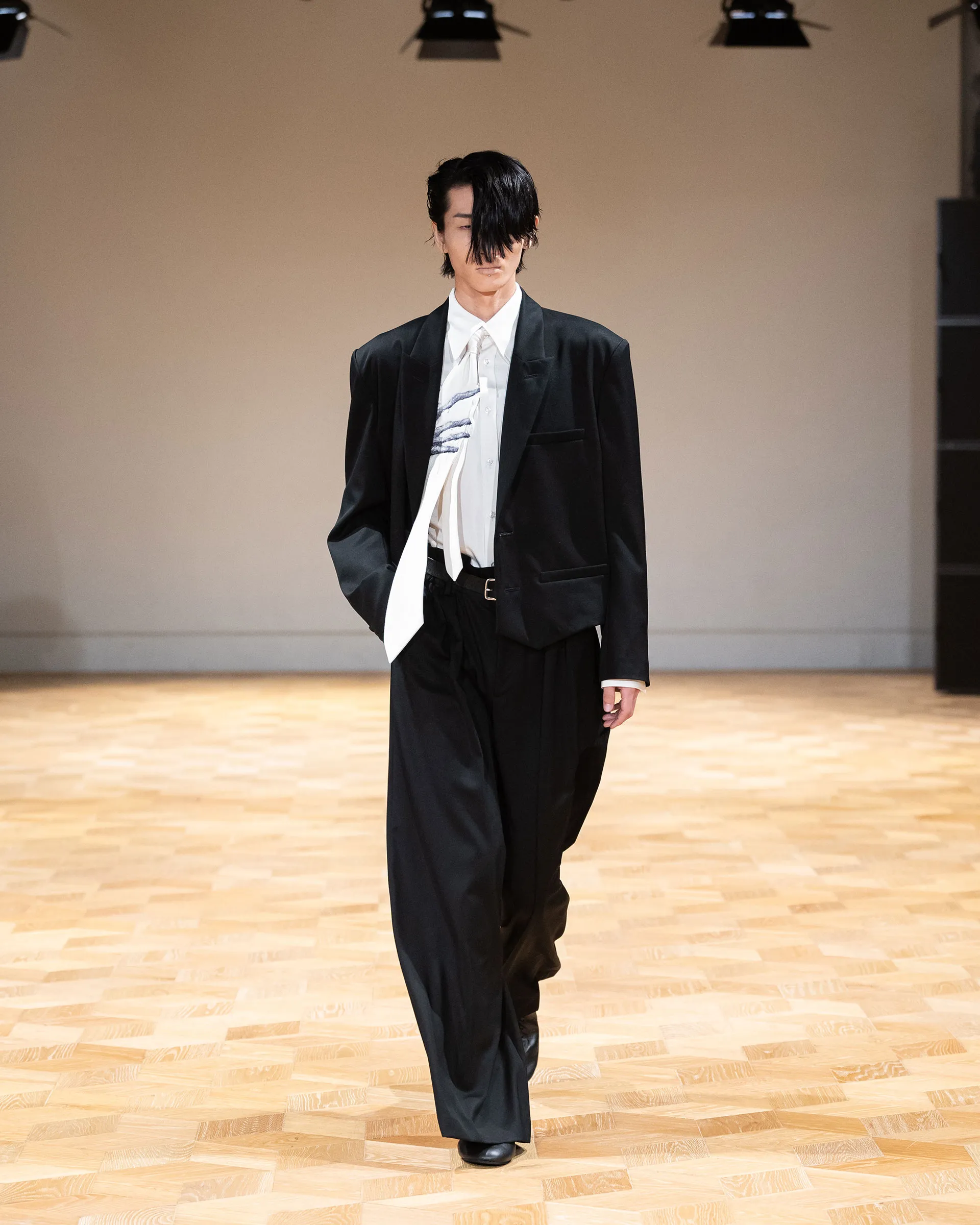 ORIMI Spring/Summer 2025 “DISARM” collection look 3